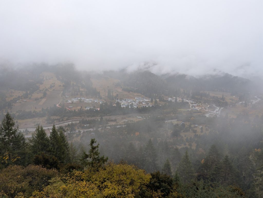 Niyang River Valley viewing platform in the rain